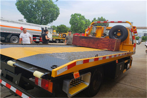 云城附近拖车电话号码服务