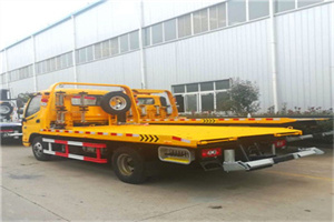 云城附近拖车救援搭电